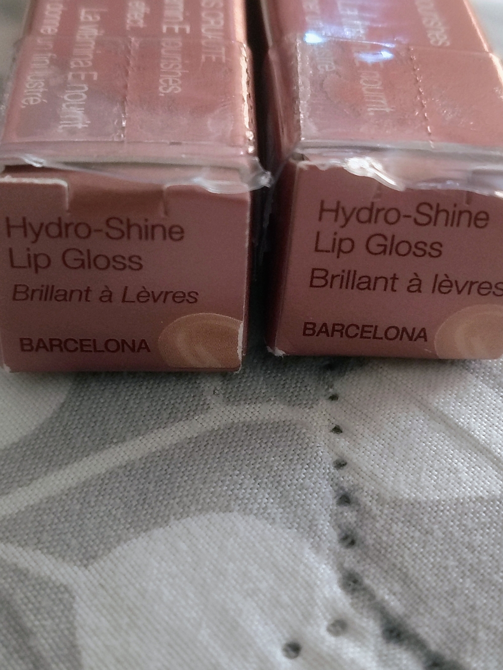 Mineral Fusion Hydro Shine Lip Gless in Barcelona - Picture 5 of 5